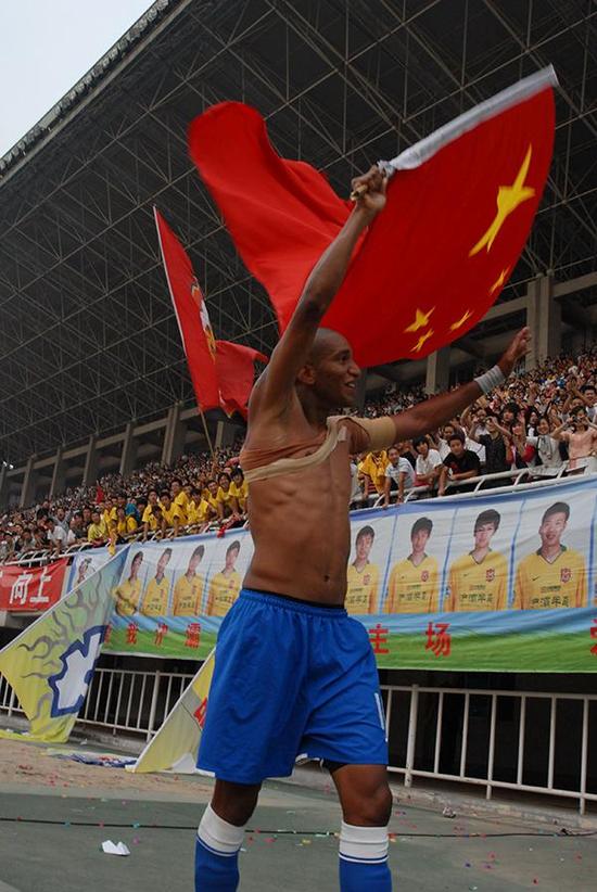 效力足球国家队最长的球员,效力时间最长的鲁能外援