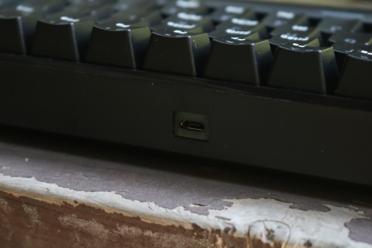 难道是要搅局？德国原厂机械轴仅61键，面积缩小40%不足两百元