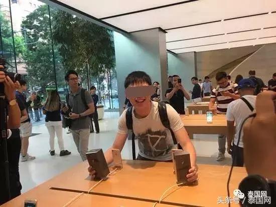 泰男子买了一台iPhone 8，结果被网友骂惨了