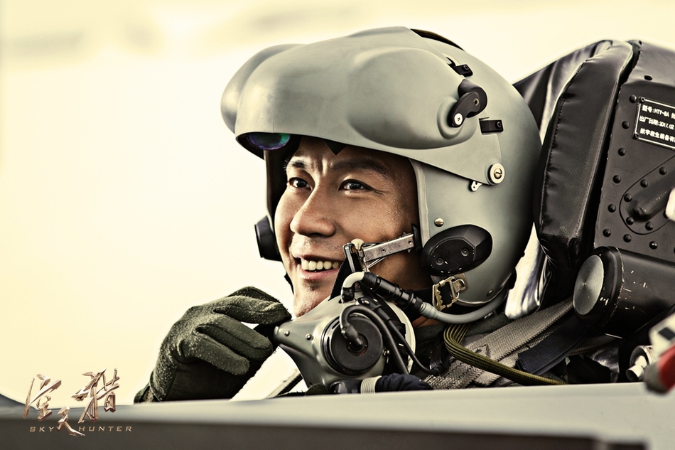 19岁出道，抱得美人归，转型当导演新作媲美《战狼2》成人生赢家