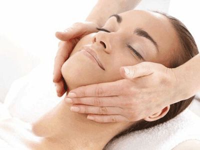 朵嘉浓秋莲：用雅漾都过敏是激素脸吗？极度干燥的过敏肌怎么办？