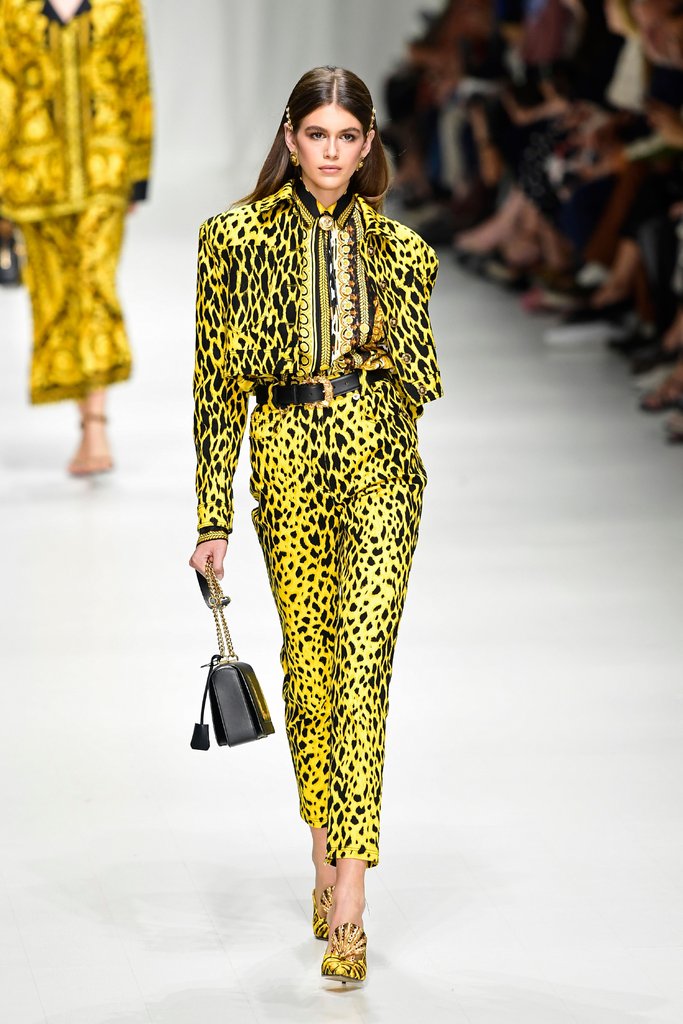 辛迪克劳馥时装,辛迪克劳馥银色衣服