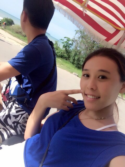 在三亚的沙滩上晒太阳,三亚海边晒太阳