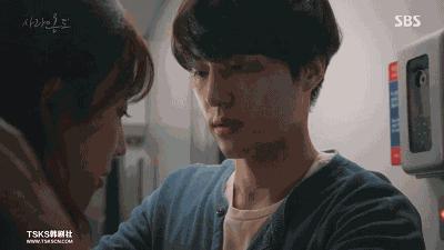 抛开狂撒鸡汤的烂俗剧情，没想到这部剧还有隐藏的看点