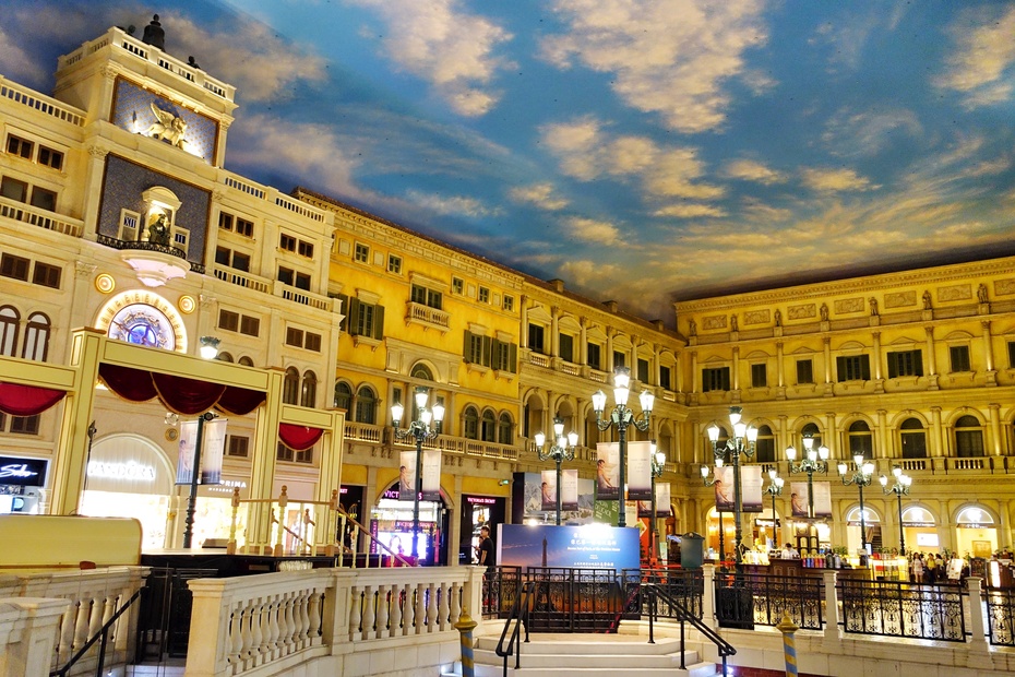 澳门威尼斯金碧辉煌吗,澳门威尼斯人金碧辉煌的大堂长廊