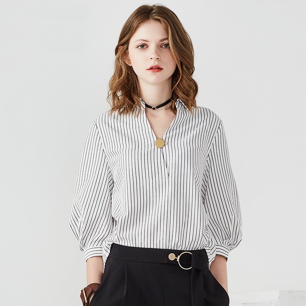 条纹衬衫怎么穿才能时髦每日穿搭 (条纹衬衫怎么穿才好看又时尚)