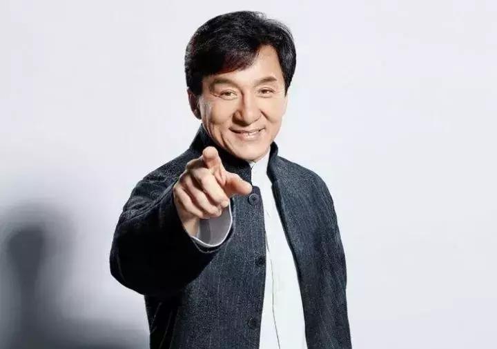 成龙节俭的故事,盘点成龙生活非常节俭