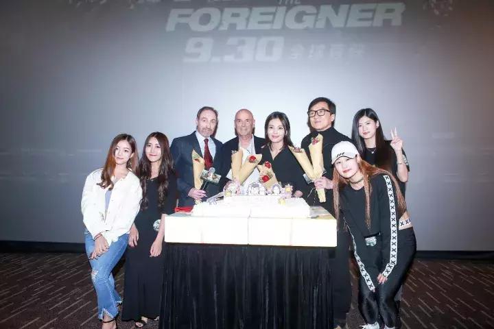 成龙节俭的故事,盘点成龙生活非常节俭