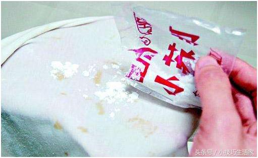 石榴汁滴在衣服上干了怎么洗,浅色衣服染上石榴汁怎么去除