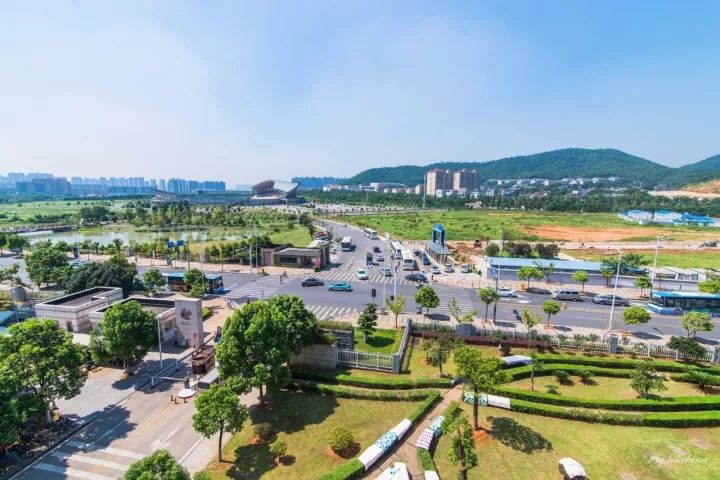 湖南省委书记点赞中南大学入选“双一流”，中国最美大学城还远吗