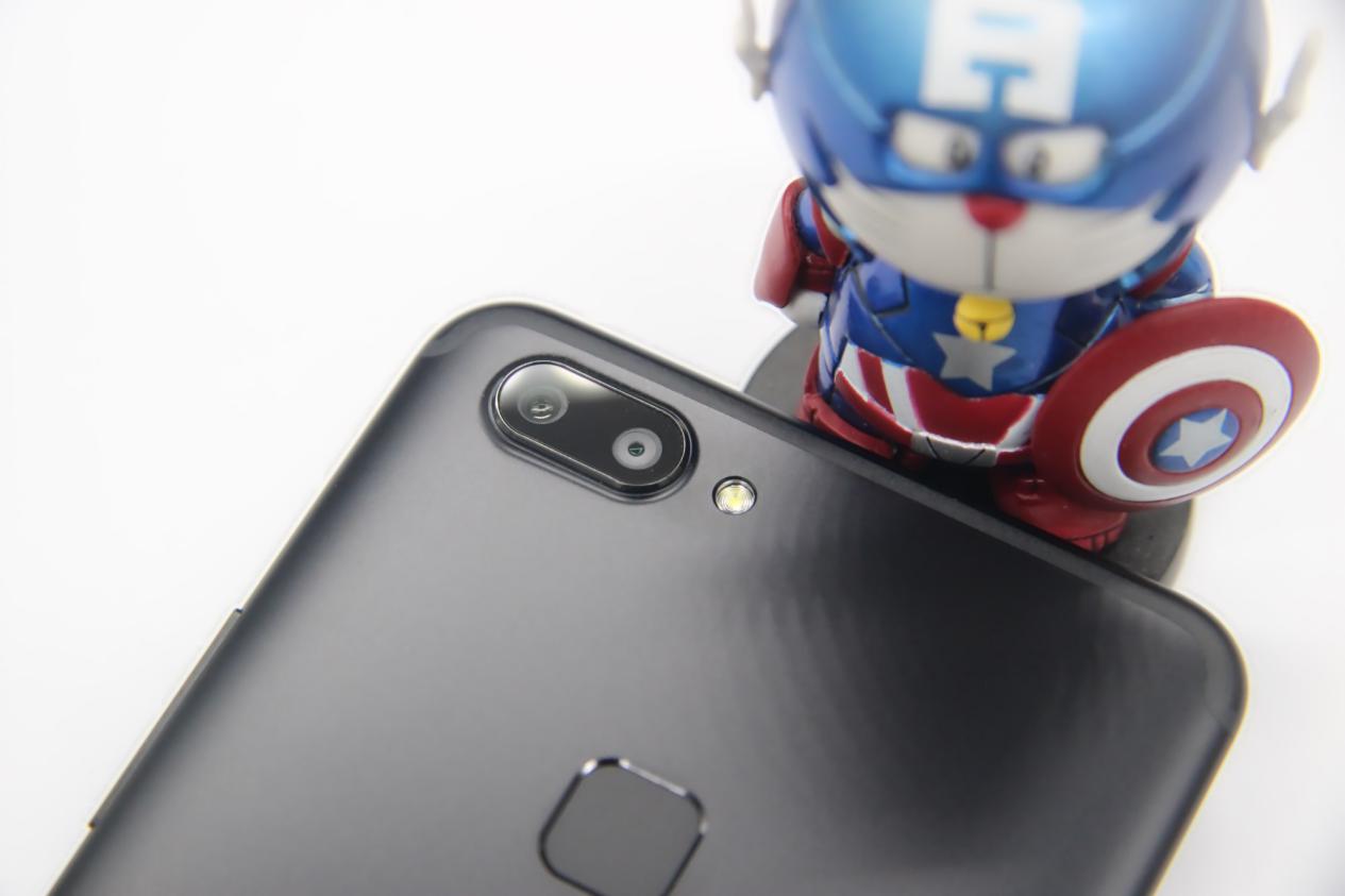 vivox20全面屏新机细节,vivo全面屏新机上手测评