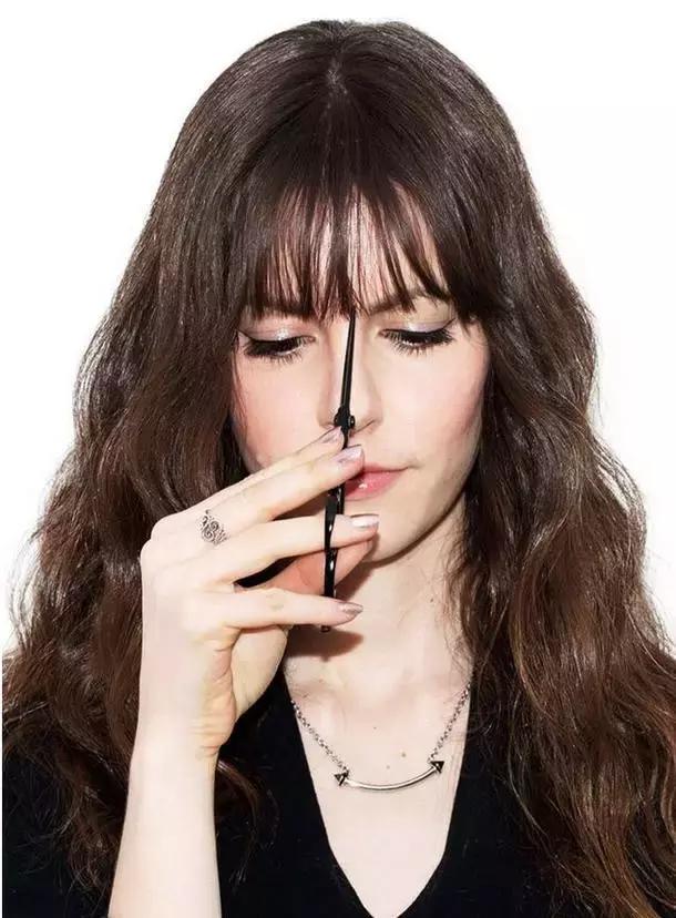 脑门大剪刘海又不好看怎么办,脸太圆了八字刘海怎么修