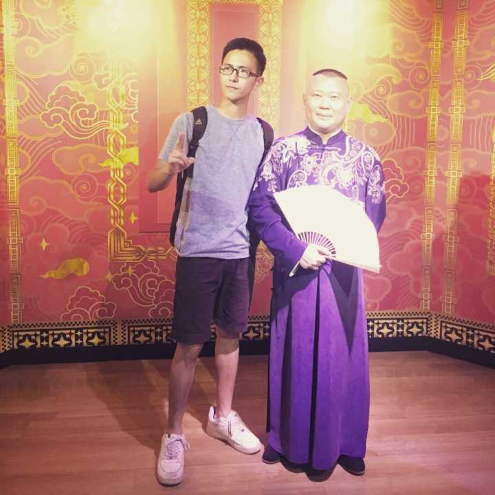 从丑男变成帅哥短视频,丑男生变帅有什么技巧