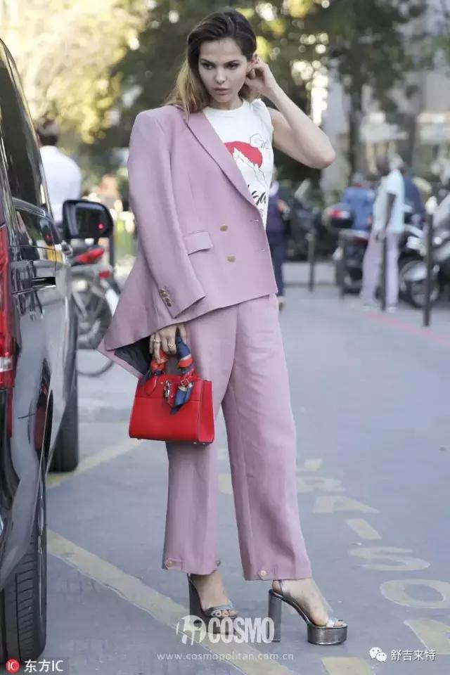 想让包包少进几次维修店？看看丝巾护包小妙招！