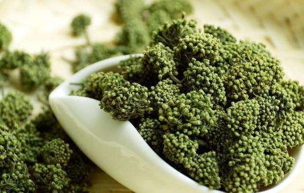 三七花泡水喝的养生功效,三七花和枸杞泡水的功效