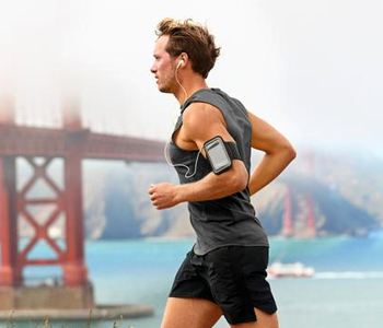 健身用什么听音乐,健身应不应该听音乐