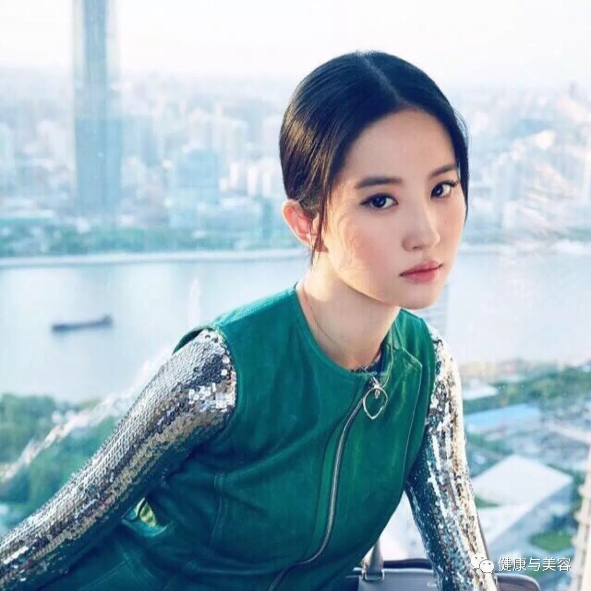 拥有巴掌脸,拥有一张小脸也是一种优势