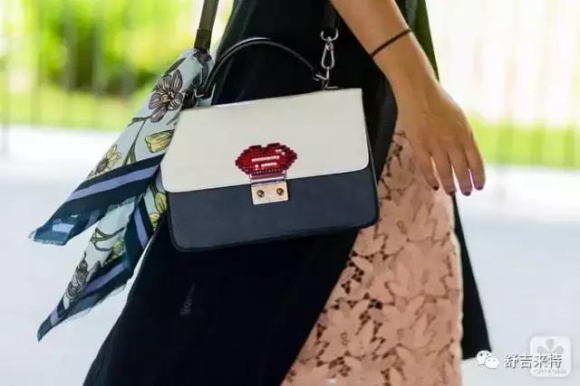 想让包包少进几次维修店？看看丝巾护包小妙招！