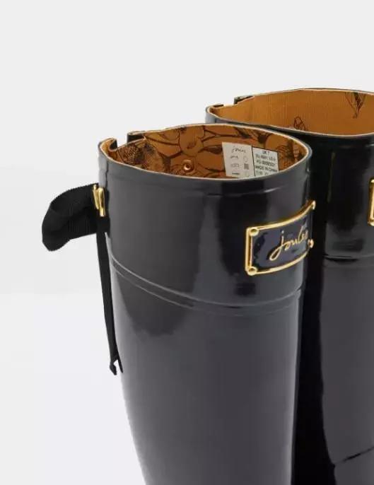 夏日出门必备装备,雨天必备的装备有哪些呢