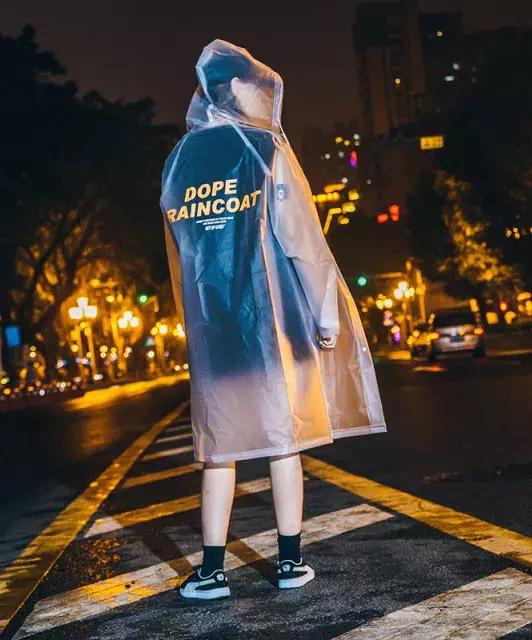 夏日出门必备装备,雨天必备的装备有哪些呢