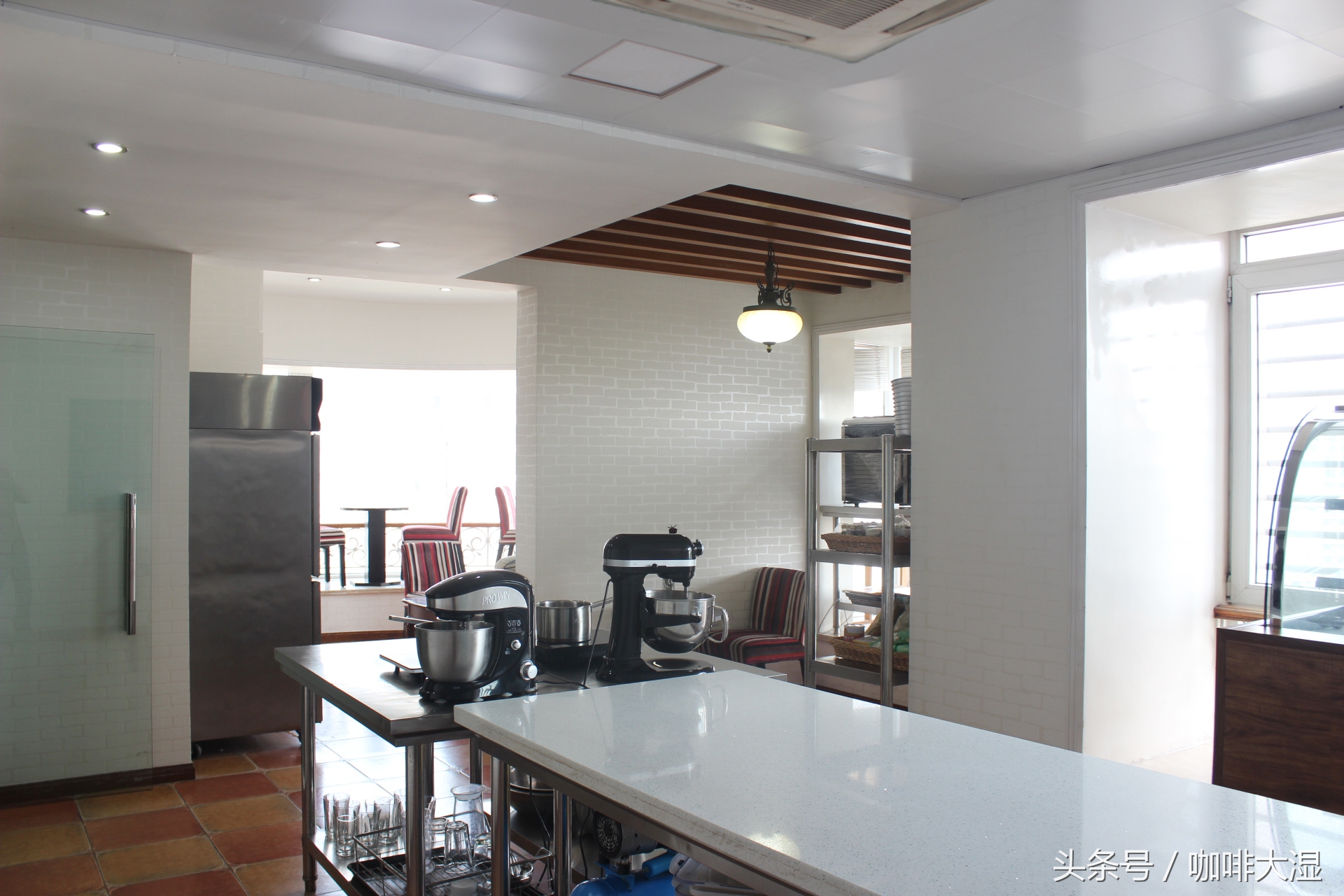 慕斯蛋糕怎样做的松软好看,制作慕斯蛋糕都需要什么