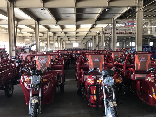 电动三轮车比电动四轮贵的原因,电动三轮和两轮哪个便宜