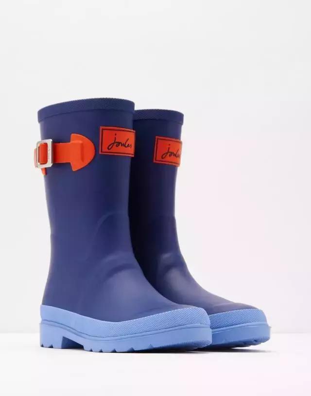 夏日出门必备装备,雨天必备的装备有哪些呢