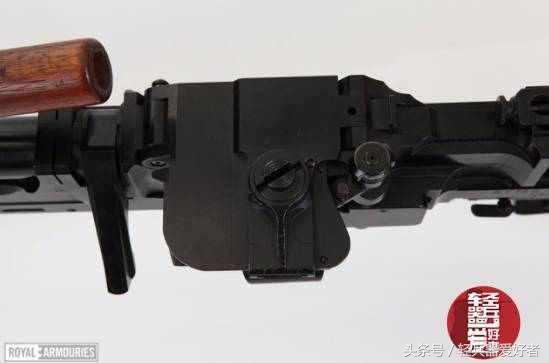 布伦轻机枪和刘易斯轻机枪,布伦轻机枪弹链版