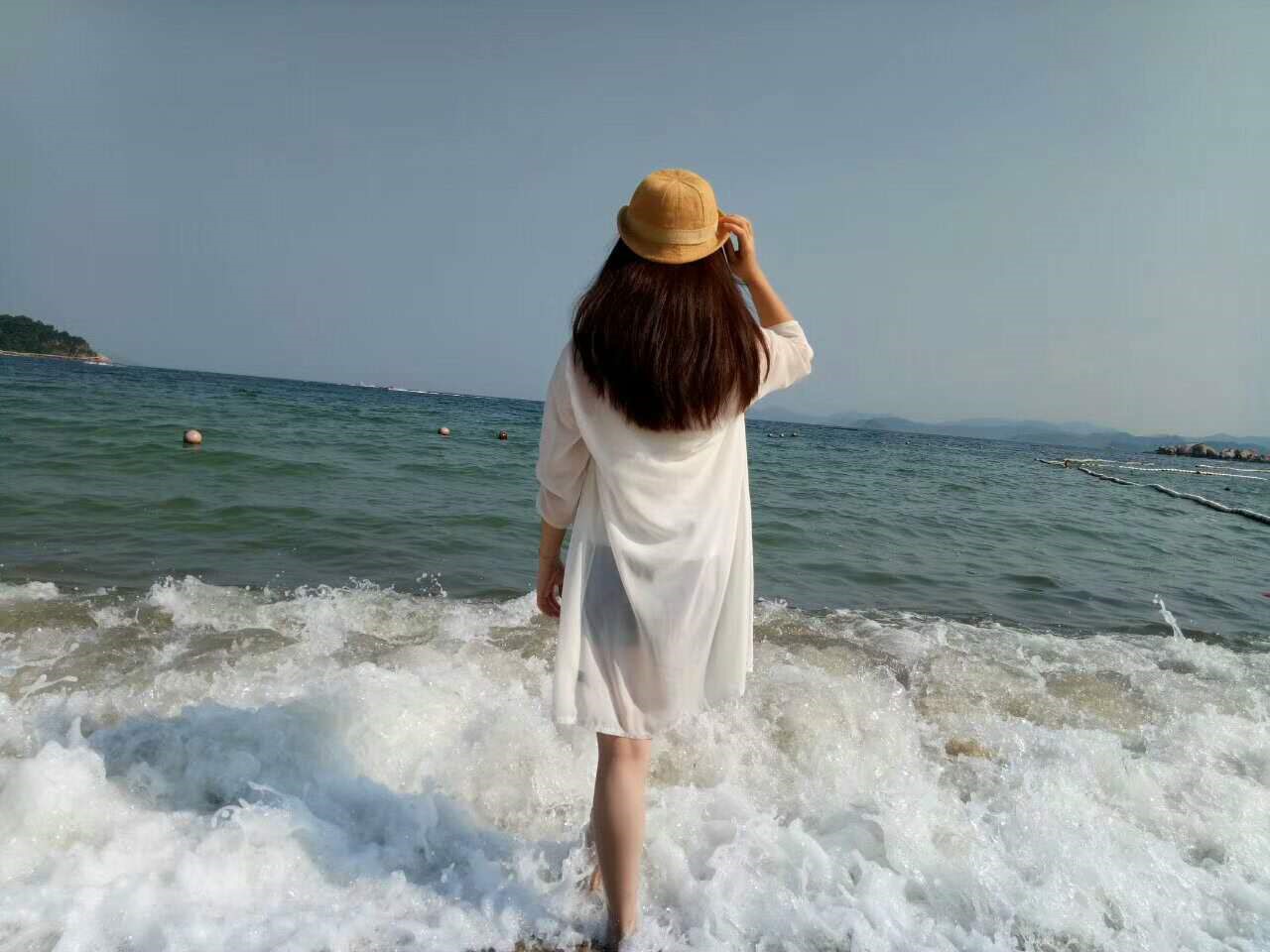 假期出去玩梳什么头发最好看呢,这个季节旅游姐妹们的必备神器