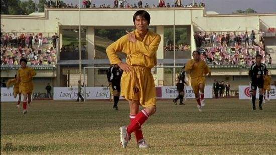 七年内周星驰帮他赚了三亿却只拿七十万，可他却说周星驰像条狗？