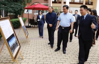 现代中国教育家刘利民先生视察建业外国语中学