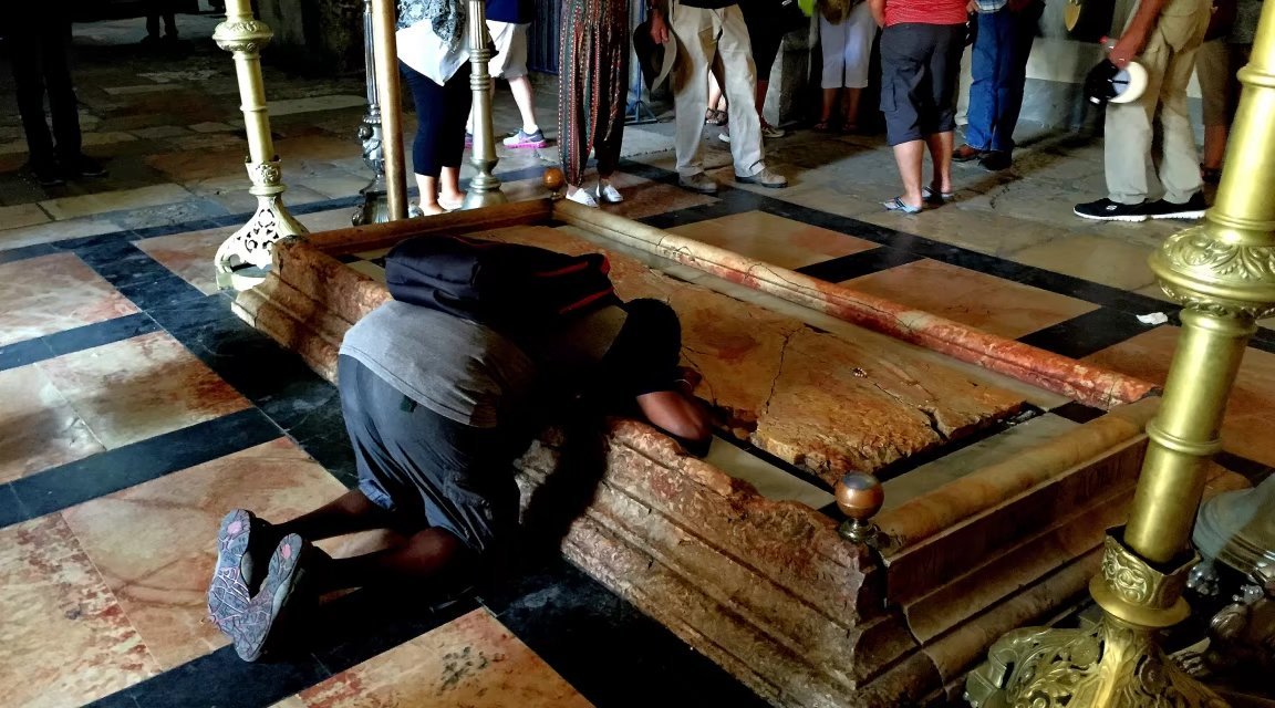 耶稣被钉死在十字架后来在哪里,耶稣被钉在十字架上之后的故事