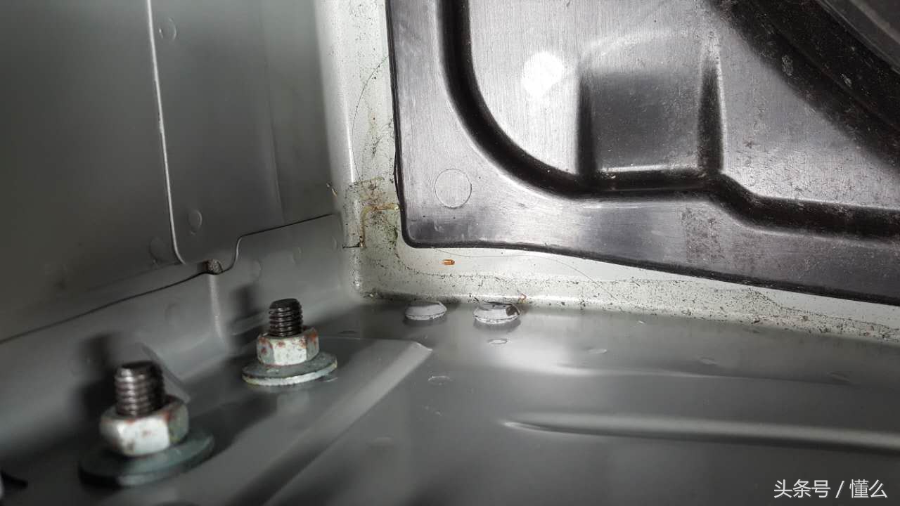 02款四眼奔驰w211入手要关注什么,2007年四眼奔驰w211值得买吗