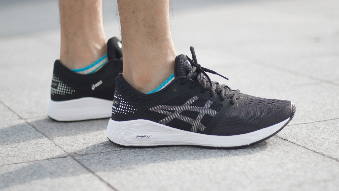 没有Gel缓震胶还是ASICS跑鞋吗？RoadHawkFF跑鞋才是ASICS的未来
