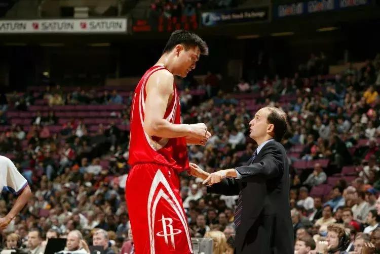 姚明火箭队球衣退役演讲,姚明球衣退役纪录片