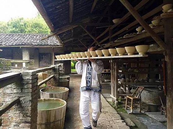 景德镇的德化瓷,100块能买到景德镇真正的瓷器吗