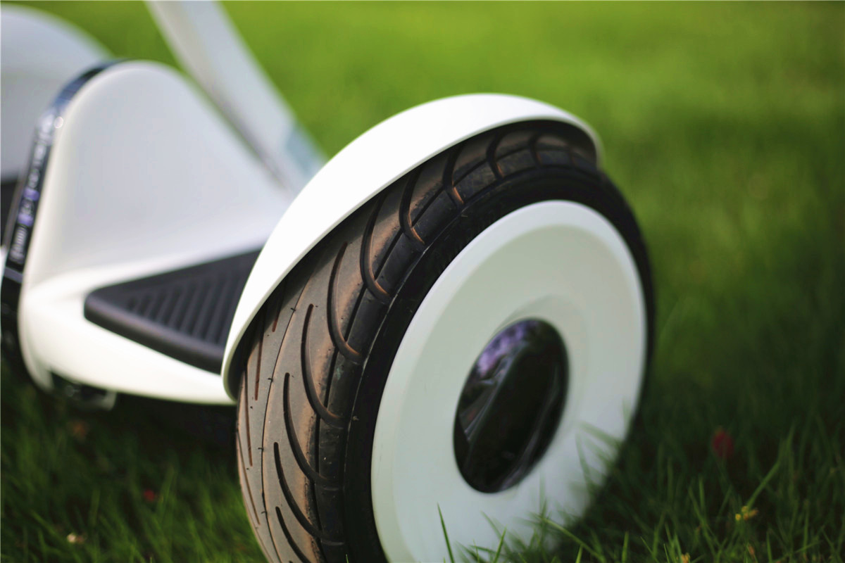 享受炫酷智能骑行，永远不向青春说再见小米九号智能平衡车评测