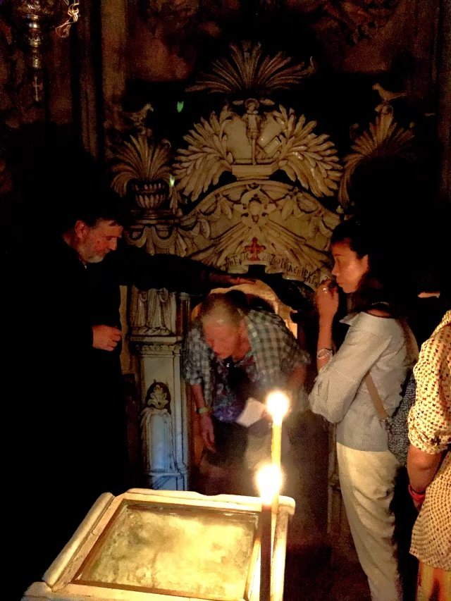 耶稣被钉死在十字架后来在哪里,耶稣被钉在十字架上之后的故事