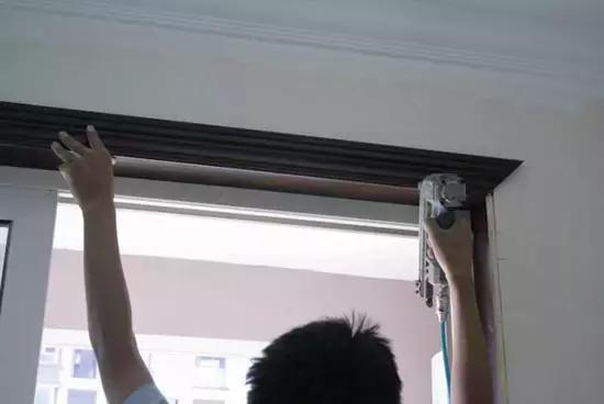 装修木门安装技巧视频大全,装修步骤门什么时候安装