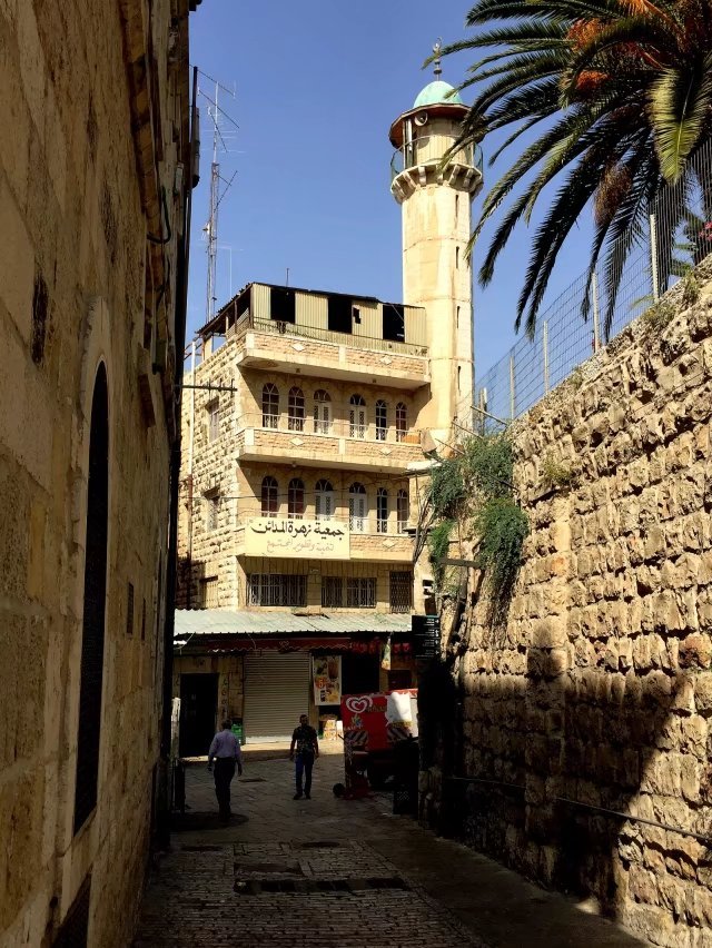 耶稣被钉死在十字架后来在哪里,耶稣被钉在十字架上之后的故事