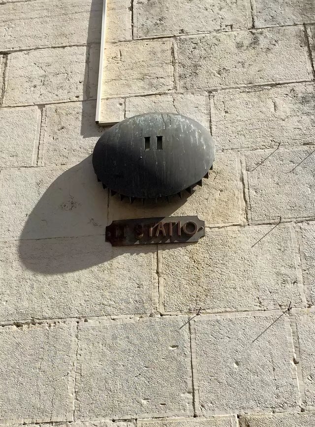 耶稣被钉死在十字架后来在哪里,耶稣被钉在十字架上之后的故事