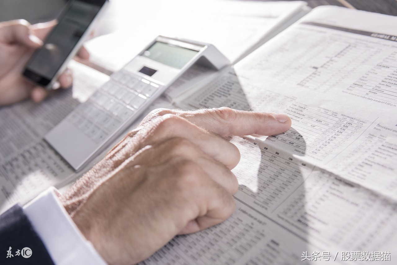 大学生炒股应该买什么股,炒股的大学生靠谱吗