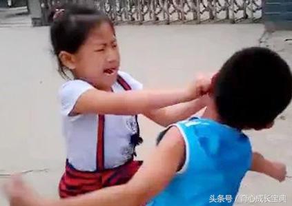 女孩在幼儿园被男生欺负如何解决,女孩在幼儿园被小朋友欺负