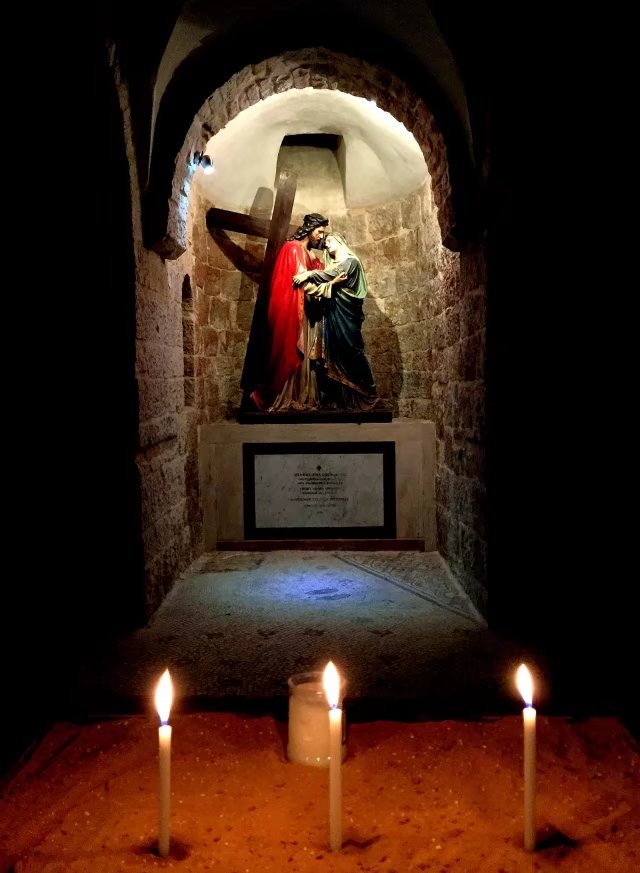 耶稣被钉死在十字架后来在哪里,耶稣被钉在十字架上之后的故事