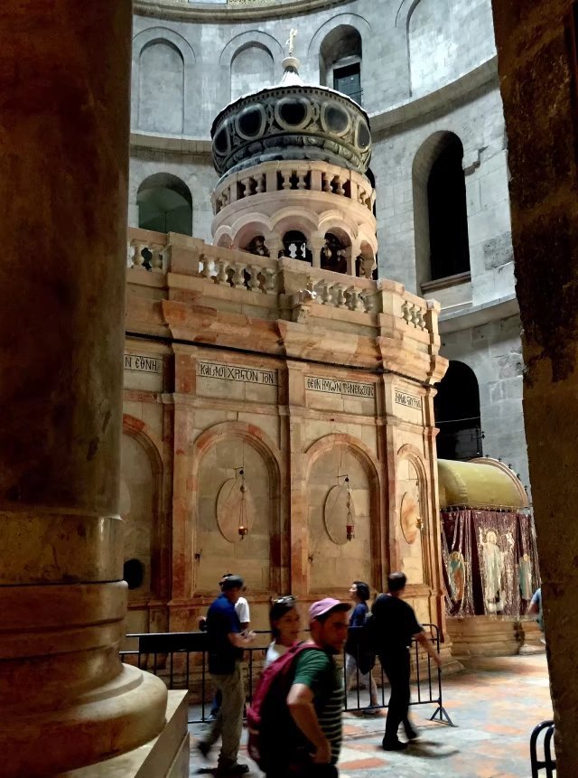 耶稣被钉死在十字架后来在哪里,耶稣被钉在十字架上之后的故事