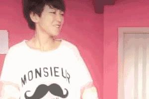 青春期男生如何变成娘娘腔,为什么娘娘腔里的男人会流行