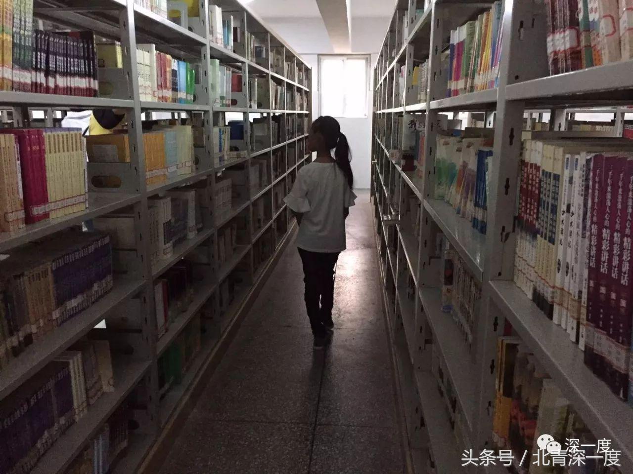 天才少女还是拔苗助长？这爸爸开私塾在家教，让十岁女儿上大专