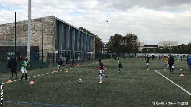 大巴黎的姆巴佩和内马尔,大巴黎球员姆巴佩和梅西