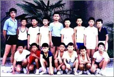 姚明火箭队球衣退役演讲,姚明球衣退役纪录片