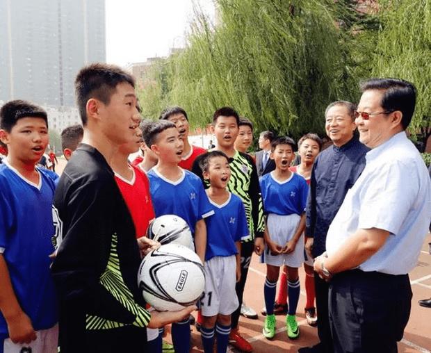 现代中国教育家刘利民先生视察建业外国语中学